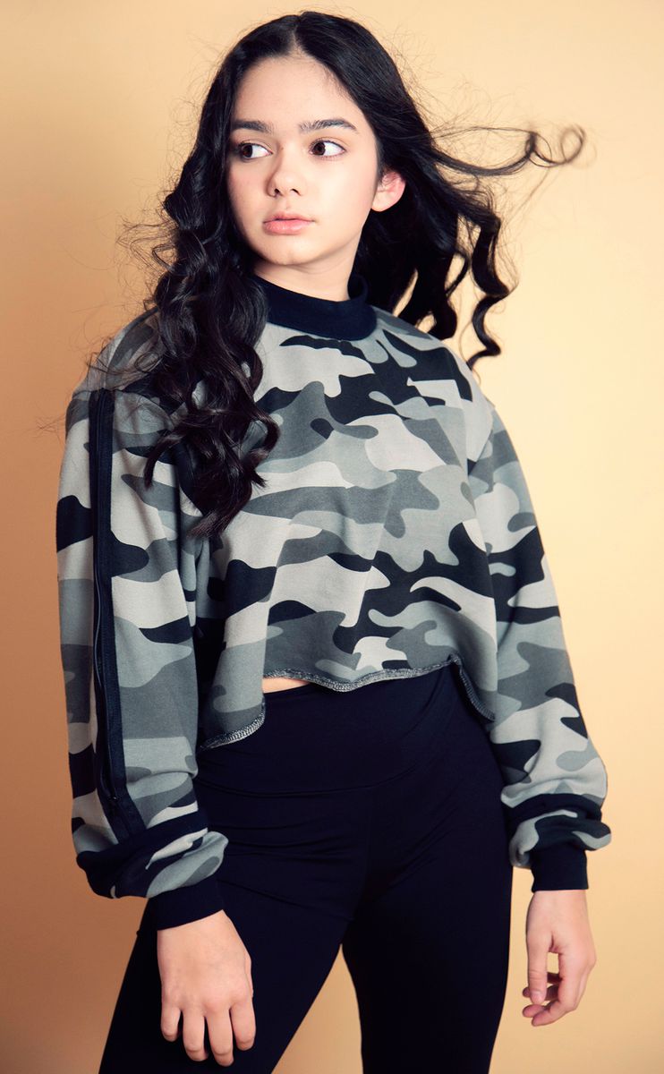CAMO MOCK NECK CROP